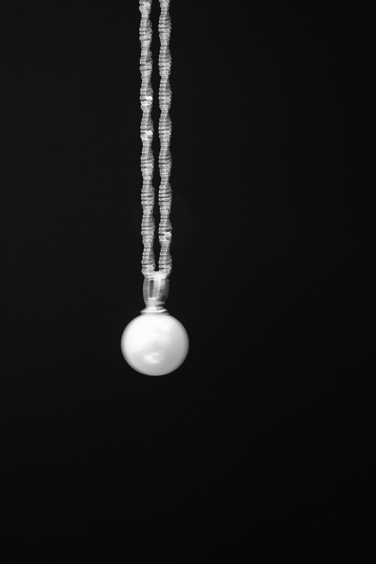 White South Sea Pearl Pendant with Necklace